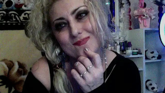 Snapshot of xHot_Amazonq chatting on 01.15.26 xHot Amazonq online show from 01.15.26