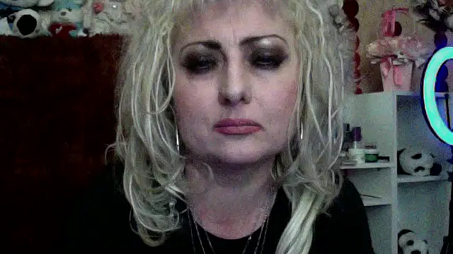 Snapshot of xHot_Amazonq chatting on 01.17.26 xHot Amazonq online show from 01.17.26