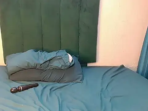 Lisa-001 online show from 10.31.25