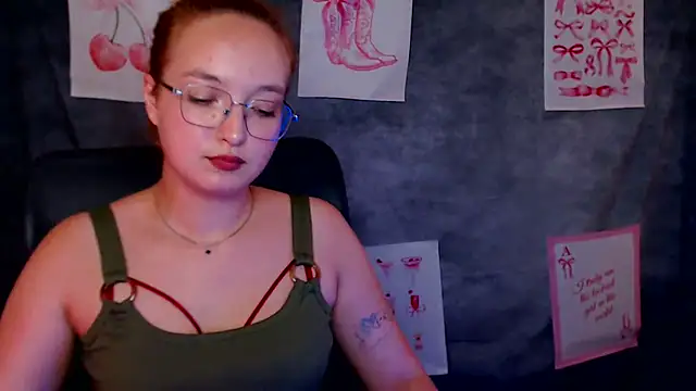 Snapshot of MissAriaa chatting on 08.04.26 MissAriaa online show from 08.04.26