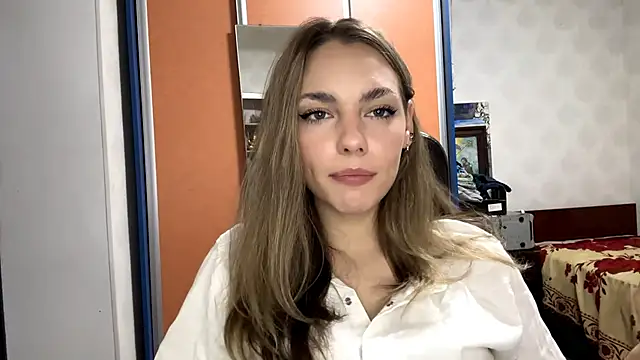 IlanaLafferty online show from 11.18.25