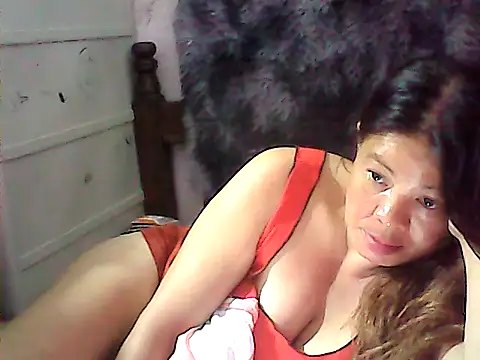 Snapshot of Titiesfuck69 chatting on 11.18.25 Titiesfuck69 online show from 11.18.25