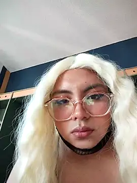 Kittyblood08 online show from 10.25.25