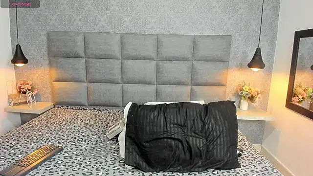 Luna Bella3 online show from 11.24.25