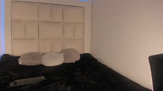 Snapshot of Genesis_ask chatting on 12.19.25 Genesis ask online show from 12.19.25