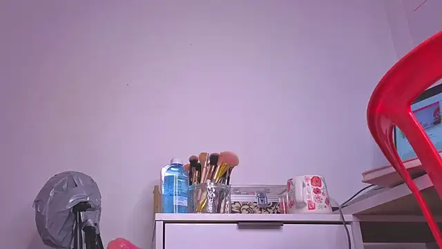 Snapshot of Miia330 chatting on 05.23.26 Miia330 online show from 05.23.26