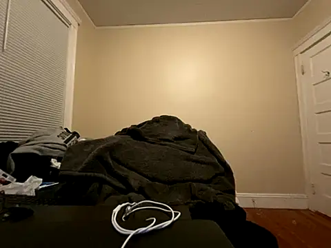 Snapshot of KeepItToMeOnly chatting on 11.10.25 KeepItToMeOnly online show from 11.10.25