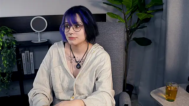 KellePourier online show from 10.26.25