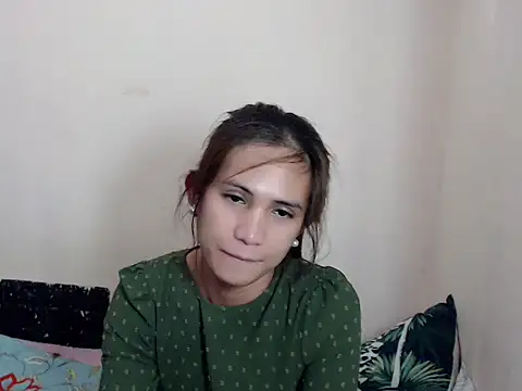 Snapshot of prettysam9 chatting on 12.21.25 prettysam9 online show from 12.21.25