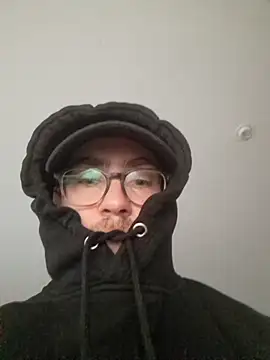 Snapshot of TheRealJoanPere chatting on 12.14.25 TheRealJoanPere online show from 12.14.25