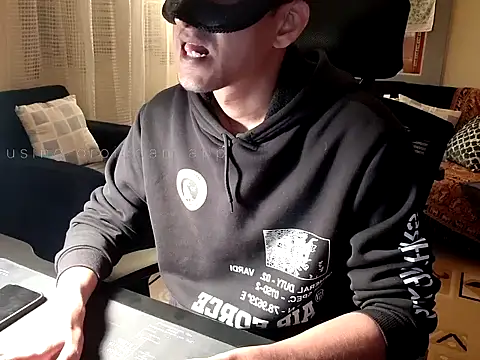 Snapshot of Andy_James181 chatting on 01.11.26 Andy James181 online show from 01.11.26