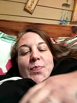 yessiperez online show from 10.26.25