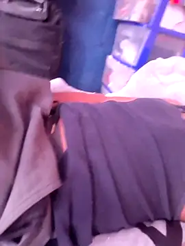 Snapshot of sanz957 chatting on 11.17.25 sanz957 online show from 11.17.25