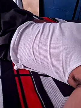 Snapshot of sanz957 chatting on 12.14.25 sanz957 online show from 12.14.25