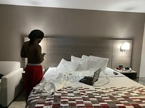 Snapshot of TheRealKnottiHead chatting on 11.26.25 TheRealKnottiHead online show from 11.26.25