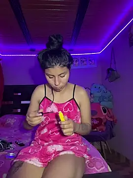 Snapshot of anny__18 chatting on 11.08.25 anny 18 online show from 11.08.25