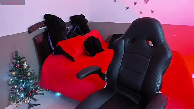 Monserrat Cute  online show from 12.18.25