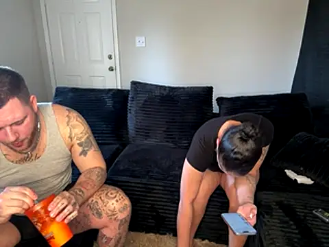 Snapshot of thepornplugz chatting on 12.19.25 thepornplugz online show from 12.19.25