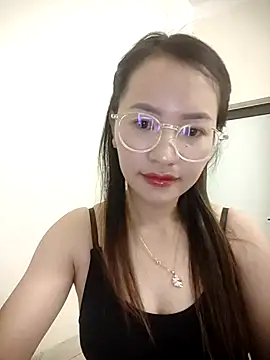 Snapshot of Elsweet123 chatting on 10.28.25 Elsweet123 online show from 10.28.25