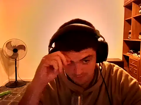 Snapshot of franquitotupapacito chatting on 10.27.25 franquitotupapacito online show from 10.27.25