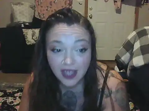 Snapshot of BartenderSteph chatting on 10.27.25 BartenderSteph online show from 10.27.25