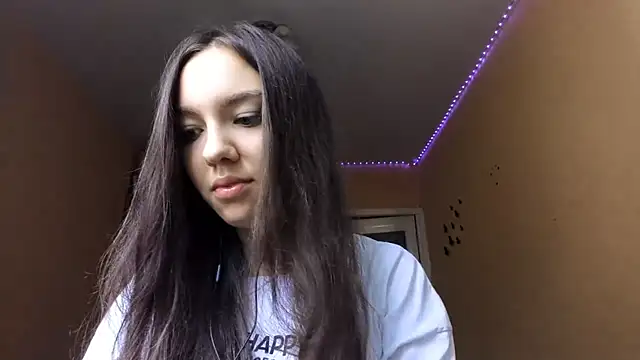 Snapshot of Kimixoo chatting on 10.29.25 Kimixoo online show from 10.29.25