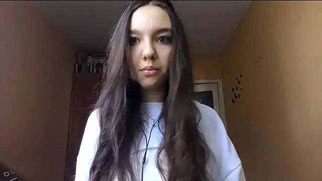 Snapshot of Kimixoo chatting on 10.30.25 Kimixoo online show from 10.30.25