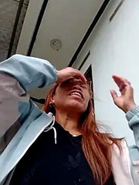 Snapshot of bella-la chatting on 02.28.26 bella-la online show from 02.28.26