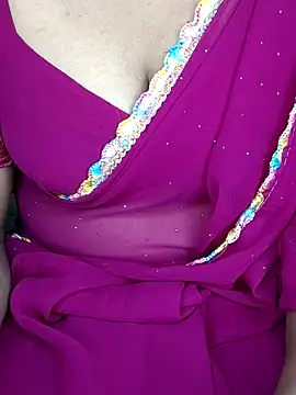 Snapshot of shreyareddy99 chatting on 12.21.25 shreyareddy99 online show from 12.21.25