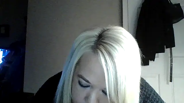 Snapshot of SilverSeductress chatting on 02.03.26 SilverSeductress online show from 02.03.26