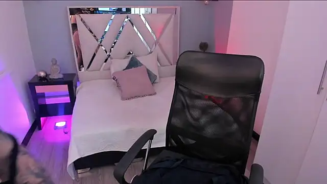 mia jagger online show from 06.20.26