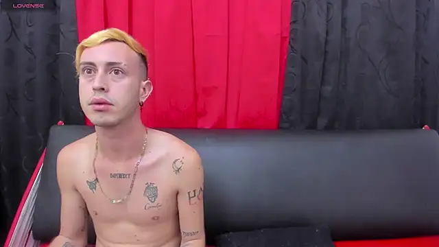 Snapshot of In_my_room_anything_goes chatting on 05.18.26 In my room anything goes online show from 05.18.26