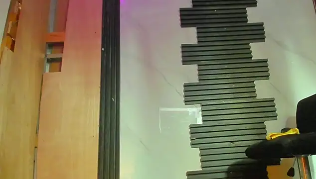 Snapshot of wild_best chatting on 12.18.25 wild best online show from 12.18.25