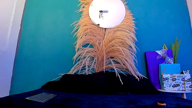 Snapshot of wild_best chatting on 12.22.25 wild best online show from 12.22.25