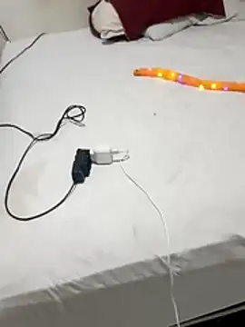  - - -meretriz online show from 10.27.25