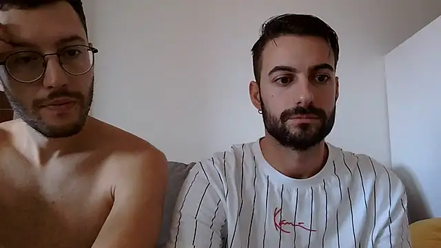 Snapshot of Amicisegreti2 chatting on 11.02.25 Amicisegreti2 online show from 11.02.25