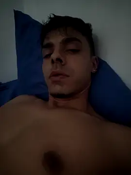 Snapshot of escorpion07u chatting on 10.31.25 escorpion07u online show from 10.31.25