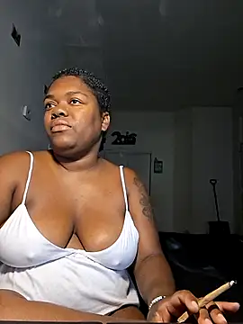 Snapshot of BIGBOOTIBAMBI chatting on 07.21.26 BIGBOOTIBAMBI online show from 07.21.26
