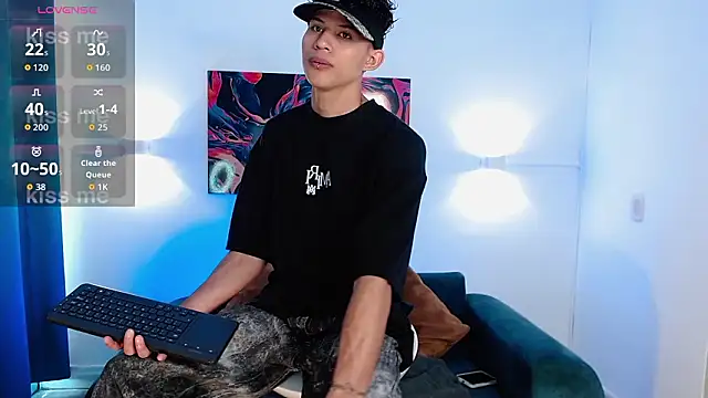 KamiSuarez online show from 02.18.26