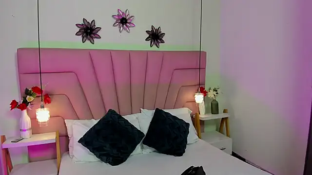 Kim Luna1 online show from 02.04.26