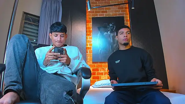 Snapshot of Jack_and_Joes chatting on 11.19.25 Jack and Joes online show from 11.19.25