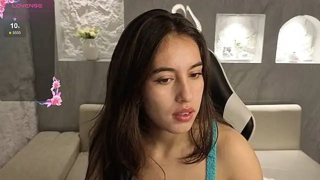 Snapshot of Nikka_Tx chatting on 11.22.25 Nikka Tx online show from 11.22.25