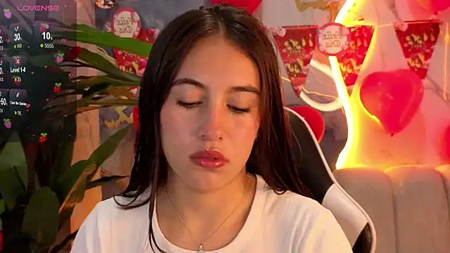 Snapshot of Nikka_Tx chatting on 02.12.26 Nikka Tx online show from 02.12.26