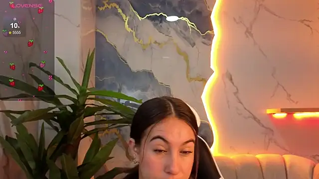 Snapshot of Nikka_Tx chatting on 02.21.26 Nikka Tx online show from 02.21.26