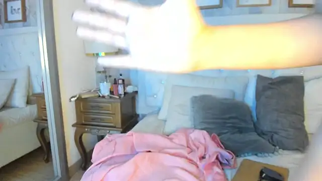 scarlett thompson 7 online show from 11.10.25