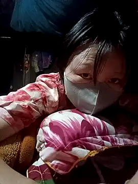 Snapshot of yoyo-mi chatting on 11.10.25 yoyo-mi online show from 11.10.25