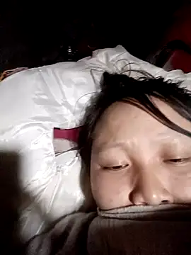 Snapshot of yoyo-mi chatting on 12.05.25 yoyo-mi online show from 12.05.25