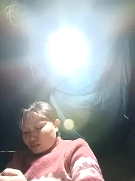 Snapshot of yoyo-mi chatting on 12.18.25 yoyo-mi online show from 12.18.25