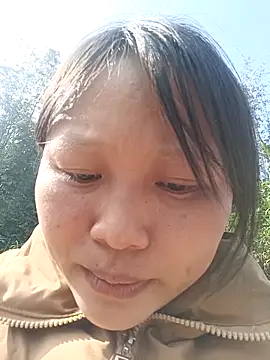 Snapshot of yoyo-mi chatting on 12.20.25 yoyo-mi online show from 12.20.25