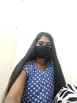 Green LaDY66 online show from 11.12.25